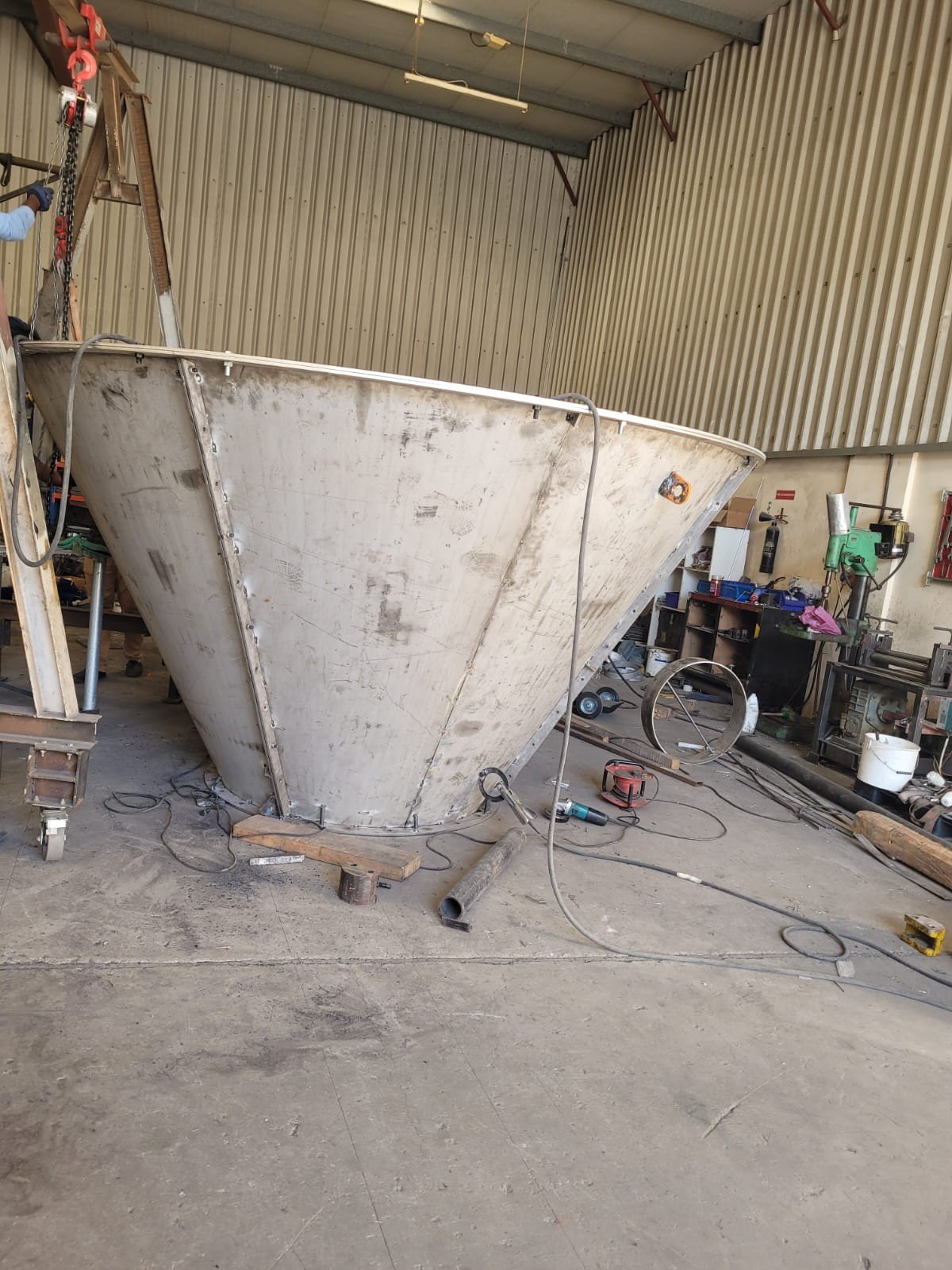 Industrial Conical Hopper & Vessel Fabrication